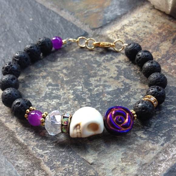 Sugar Skull Bracelet 🌸 - Picture 2 of 3
